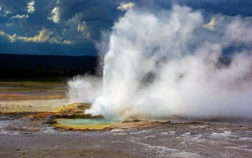 Geothermal energy: Geyser